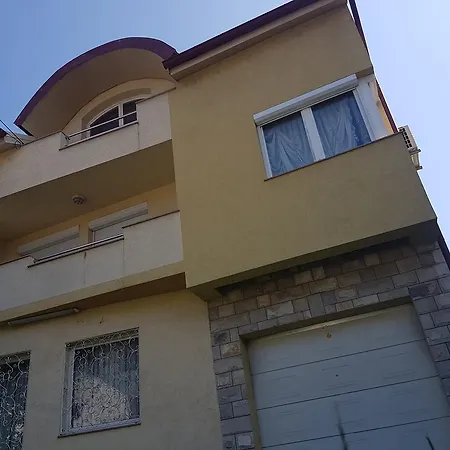 Villa Ds Near